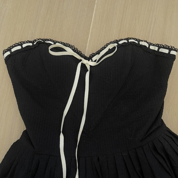 Betsey Johnson Black Dress With White Trim Detail - Picture 2 of 3